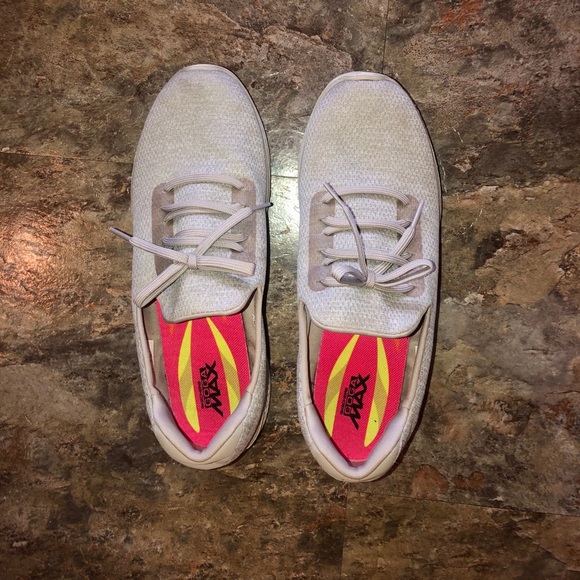 neutral color tennis shoes